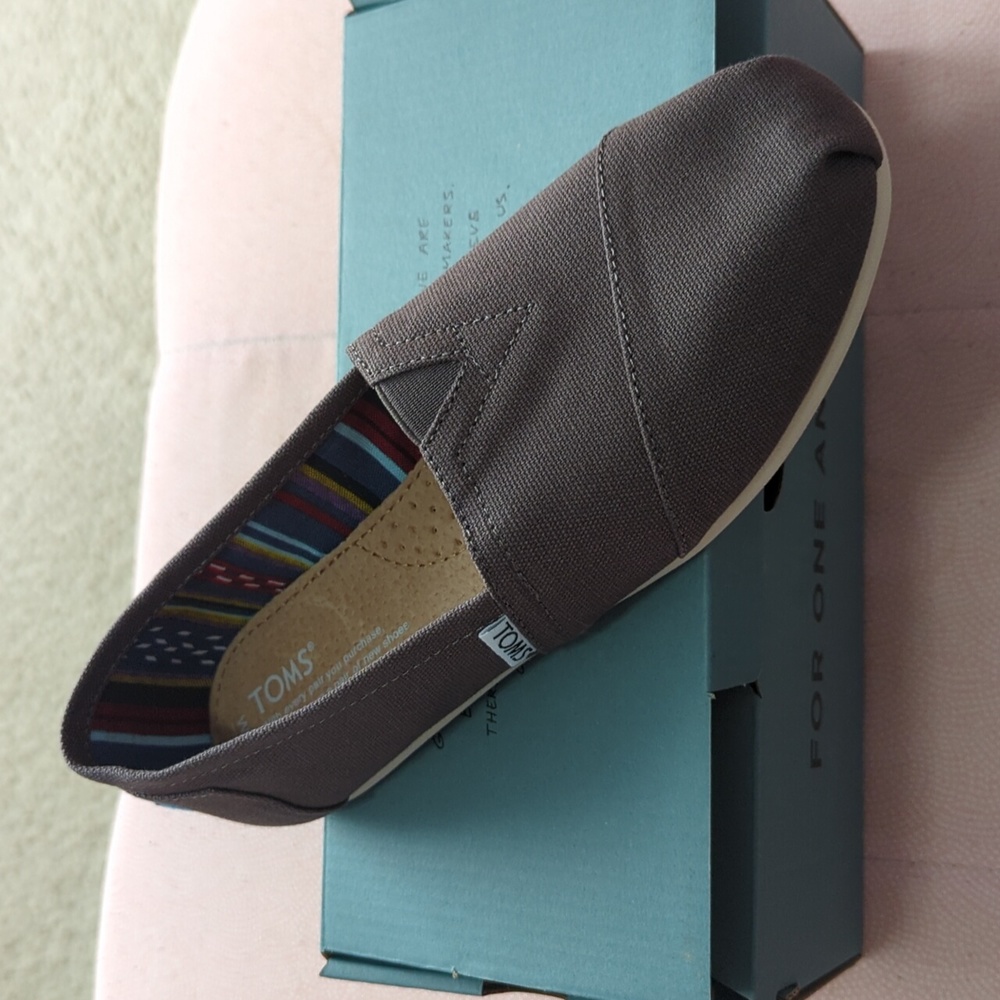 Toms Canvas Shoes